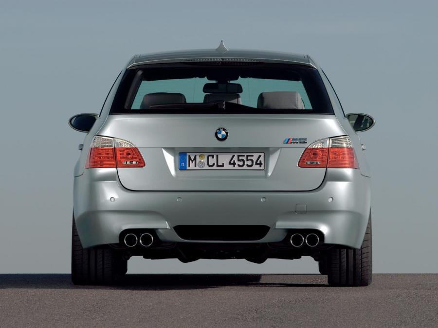  BMW M5 Touring 2007 года  (фото 32 из 56)